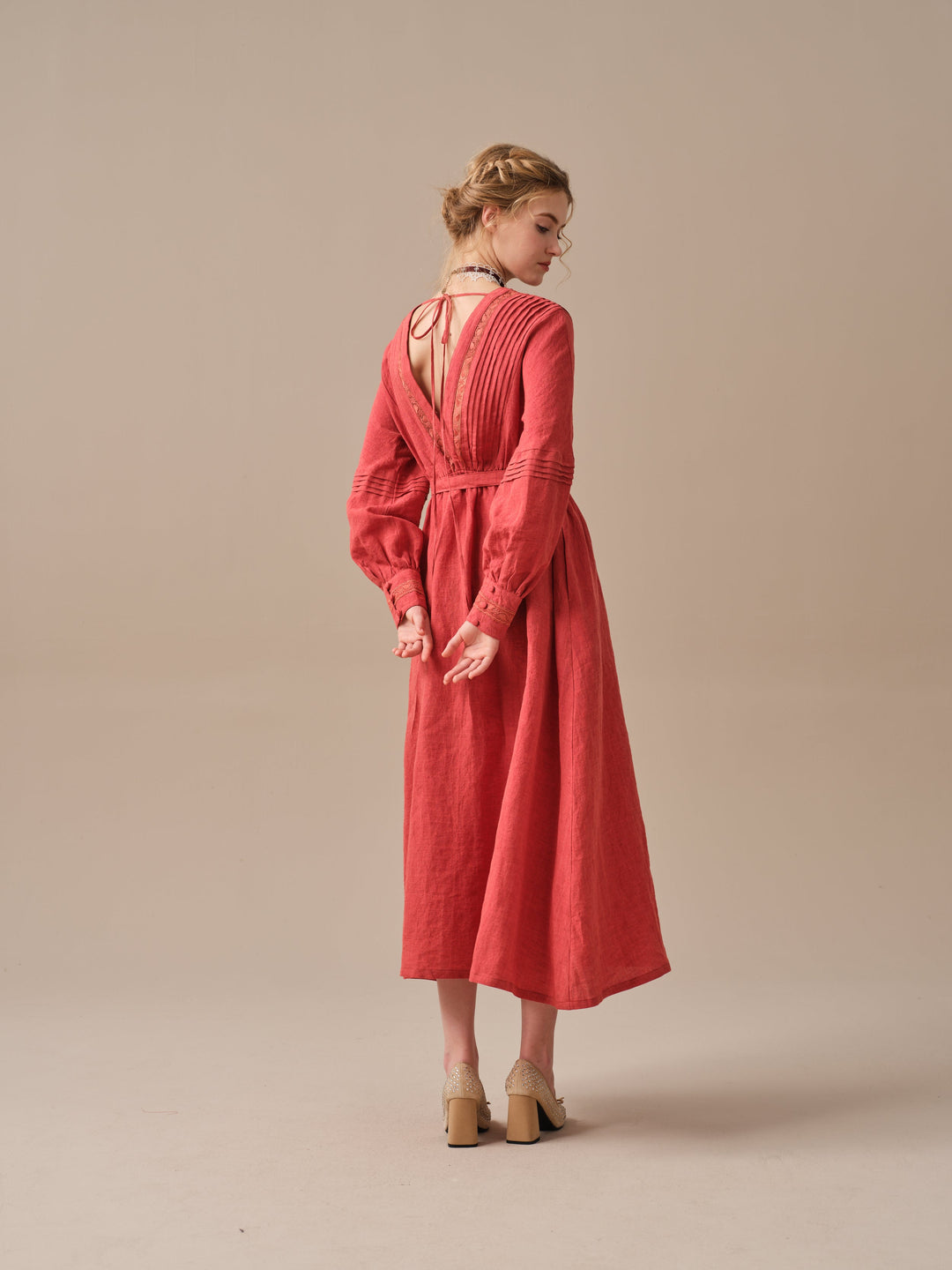 OCTAVIA 17 | PINTUCKED V-NECK LINEN DRESS