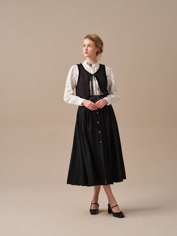 MARICEL 27 | Victorian Linen Shirt With Black Vest