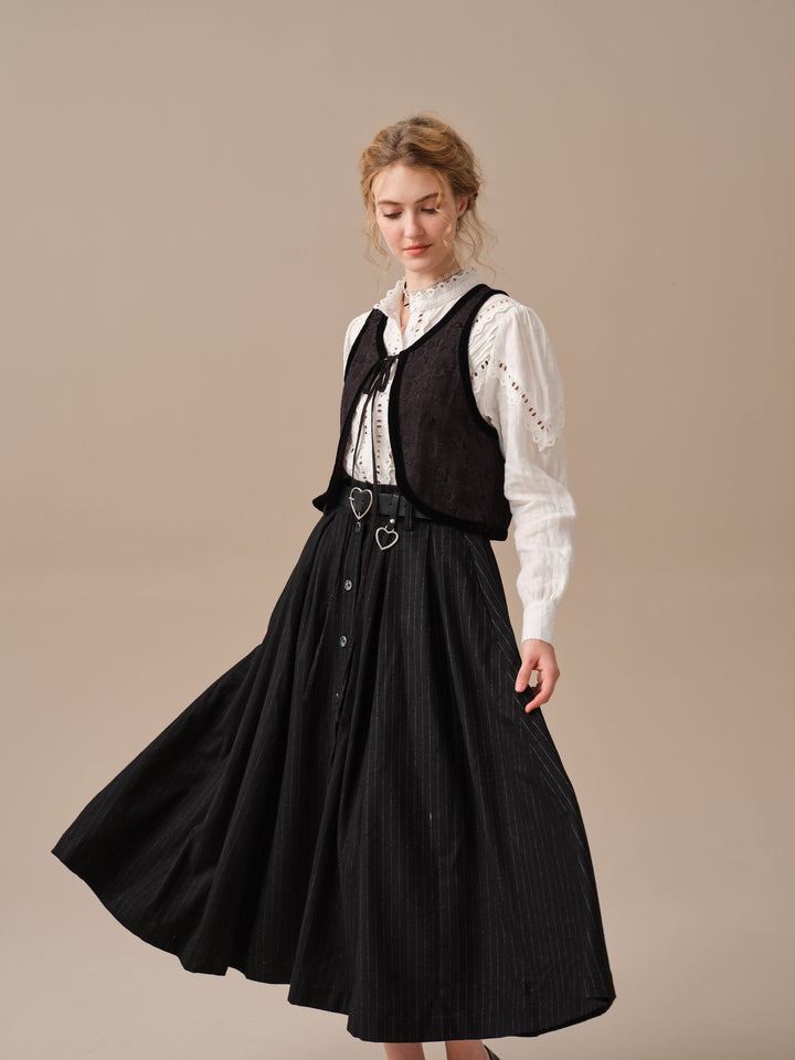 MARICEL 27 | Victorian Linen Shirt With Black Vest