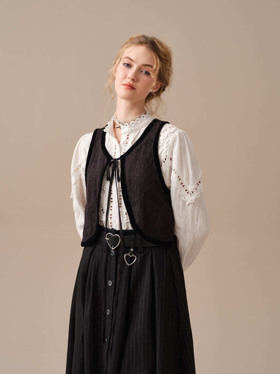 MARICEL 27 | Victorian Linen Shirt With Black Vest