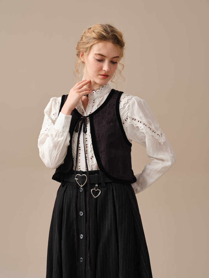 MARICEL 27 | Victorian Linen Shirt With Black Vest