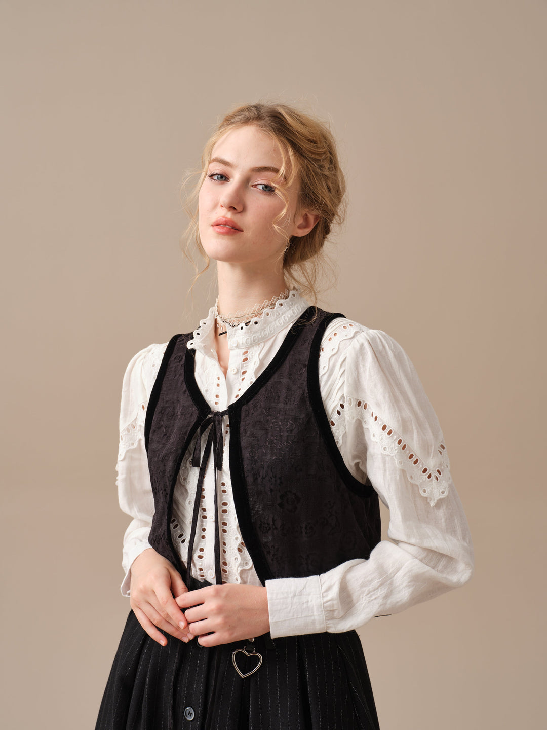 MARICEL 27 | Victorian Linen Shirt With Black Vest