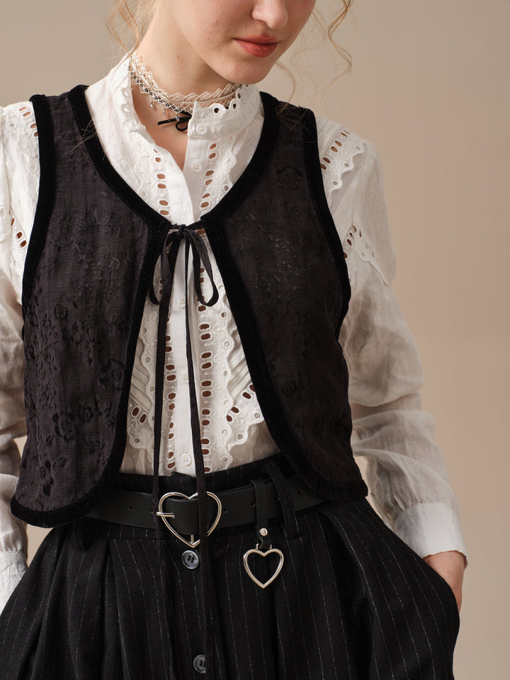 MARICEL 27 | Victorian Linen Shirt With Black Vest