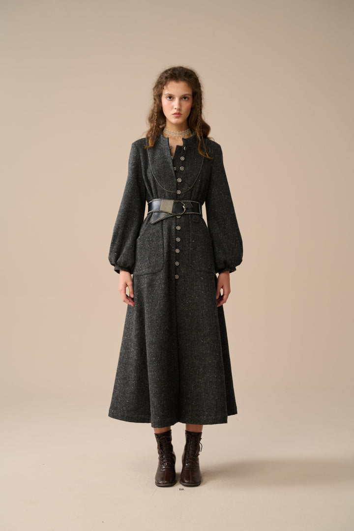 Margaret 25|100% wool buttoned down coat