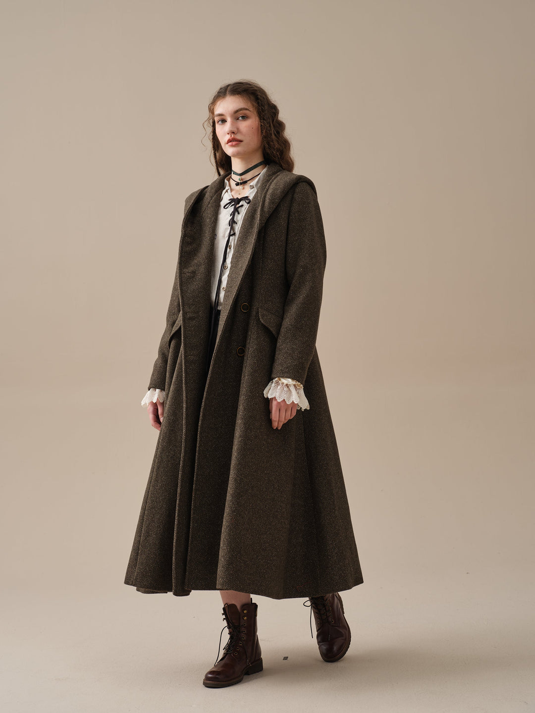 Trista 24 | 100% twill wool hooded coat