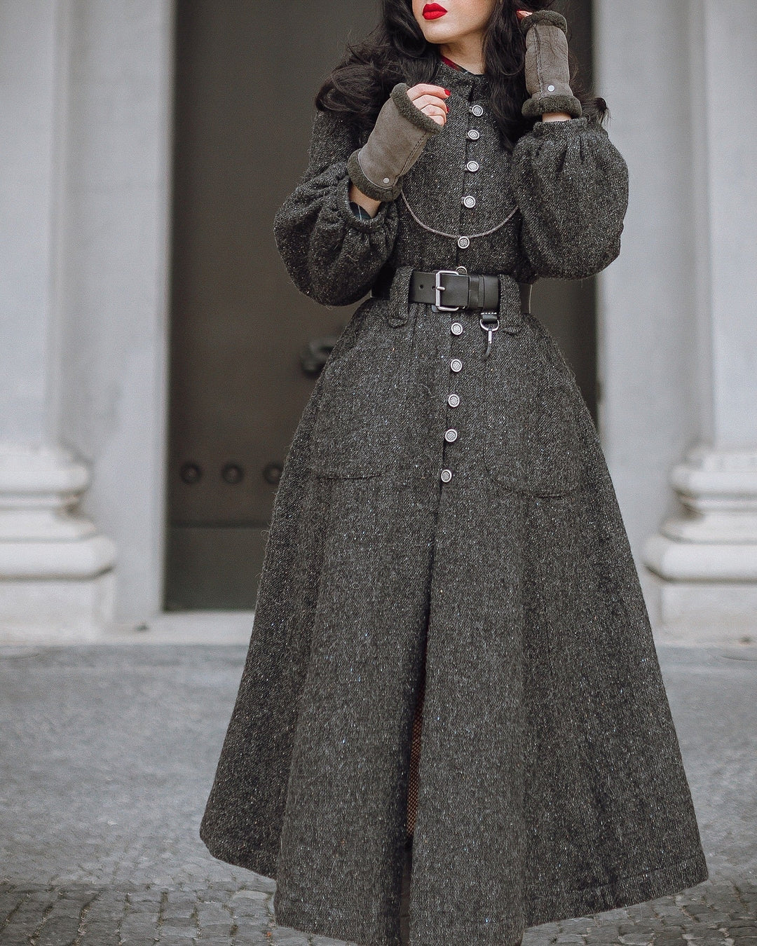 Margaret 25|100% wool buttoned down coat