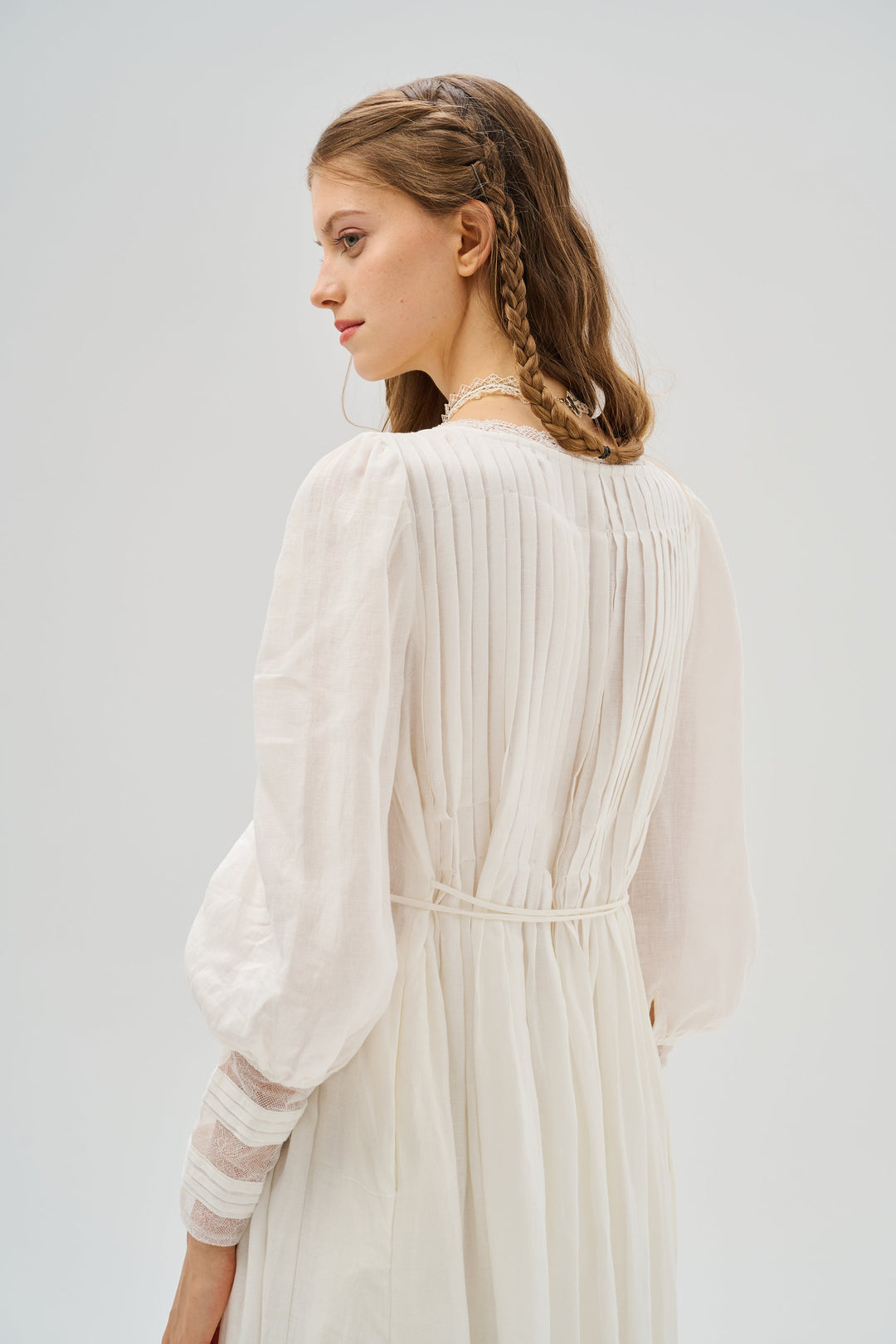 Josefina 19 | Dreamy Pleated Linen Gown