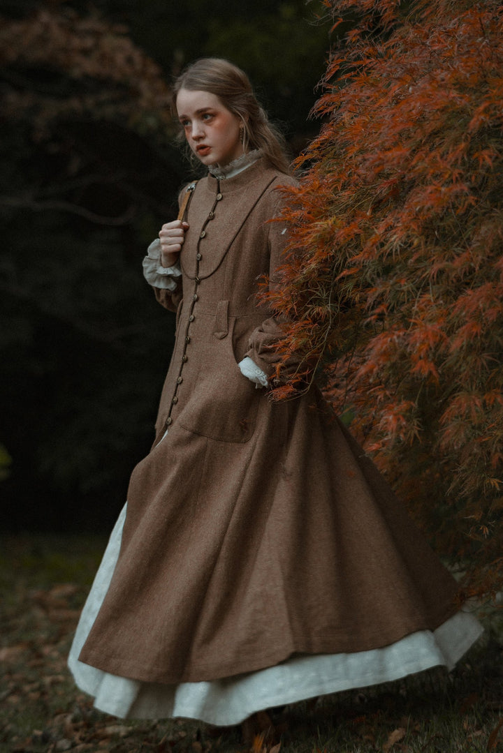 Margaret 25|100% wool buttoned down coat