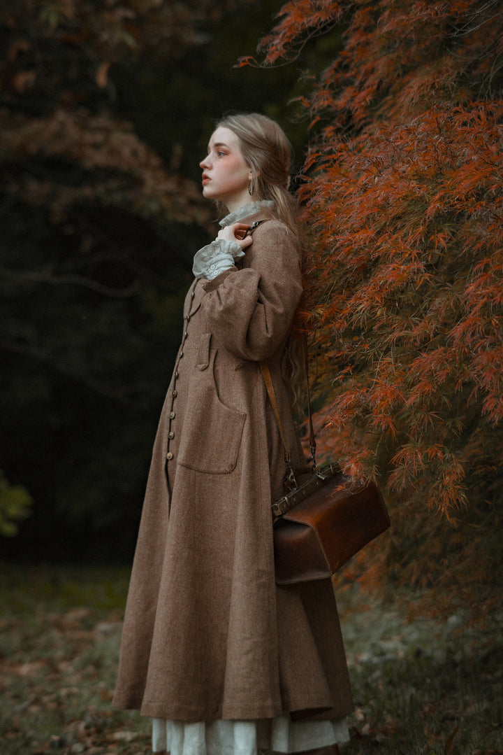 Margaret 25|100% wool buttoned down coat