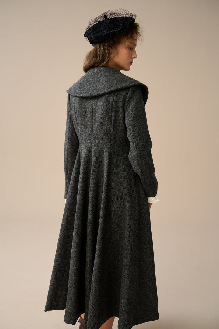 Gemma 17 | 100% wool victorian coat