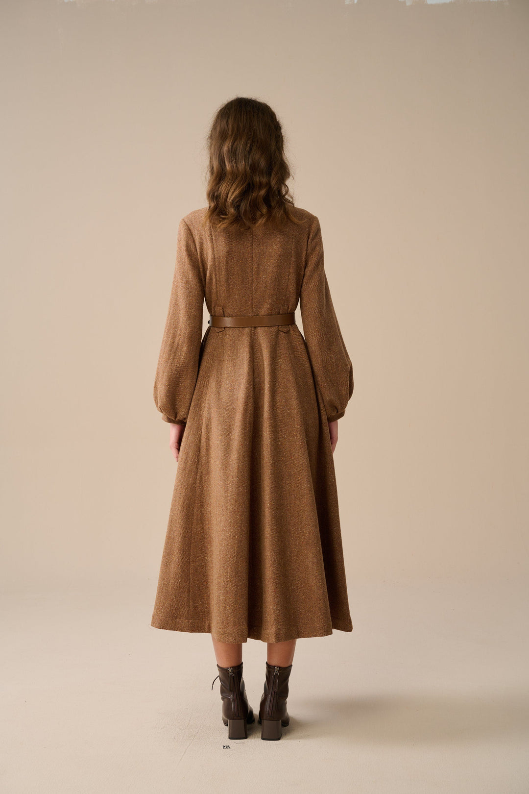 Margaret 25|100% wool buttoned down coat