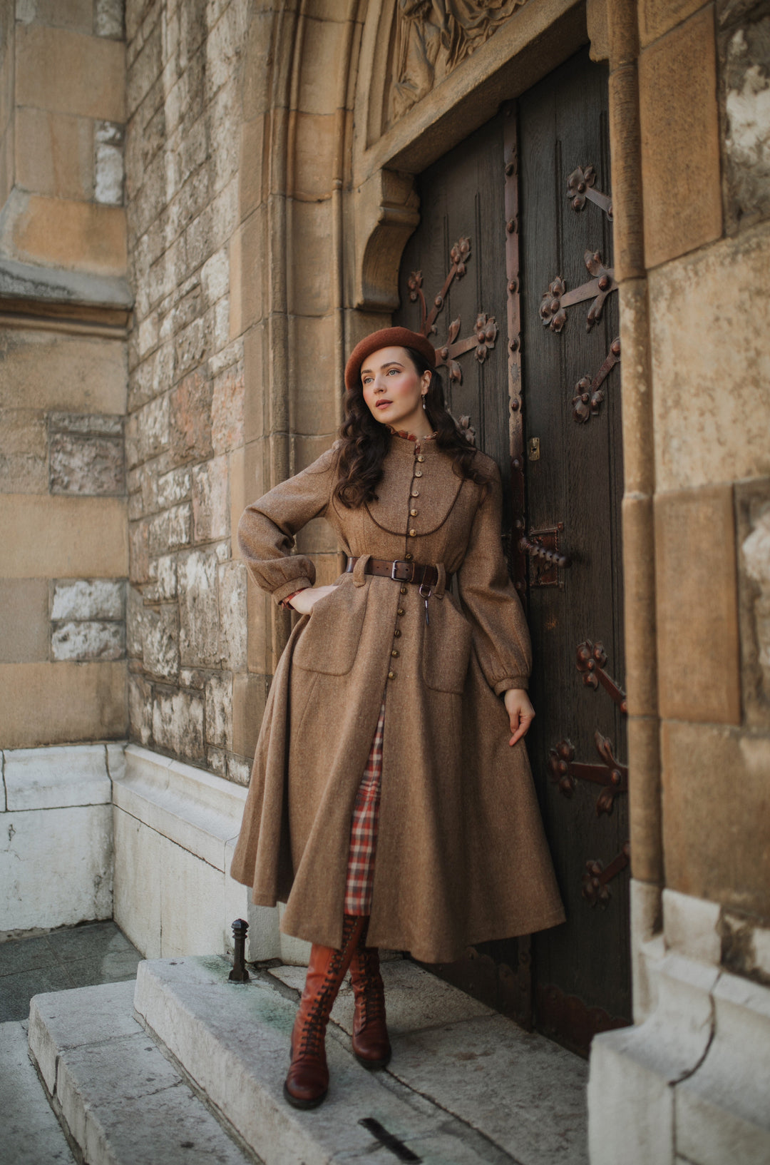 Margaret 25|100% wool buttoned down coat