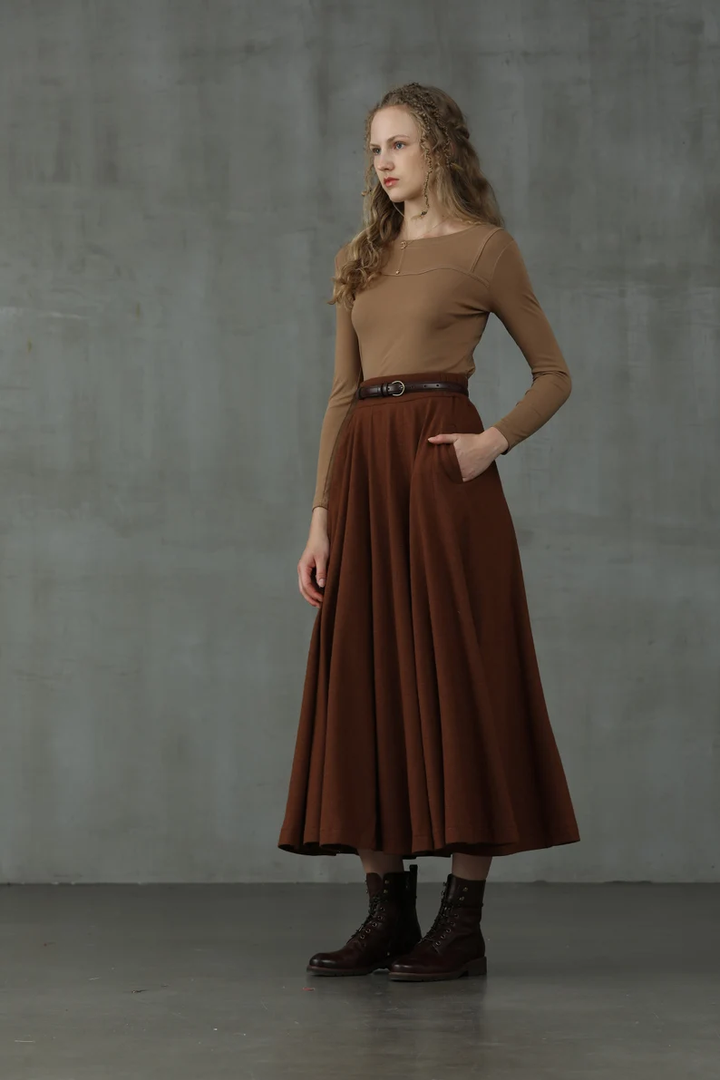 The Soft Lawn 12 | Midi Wool Skirt