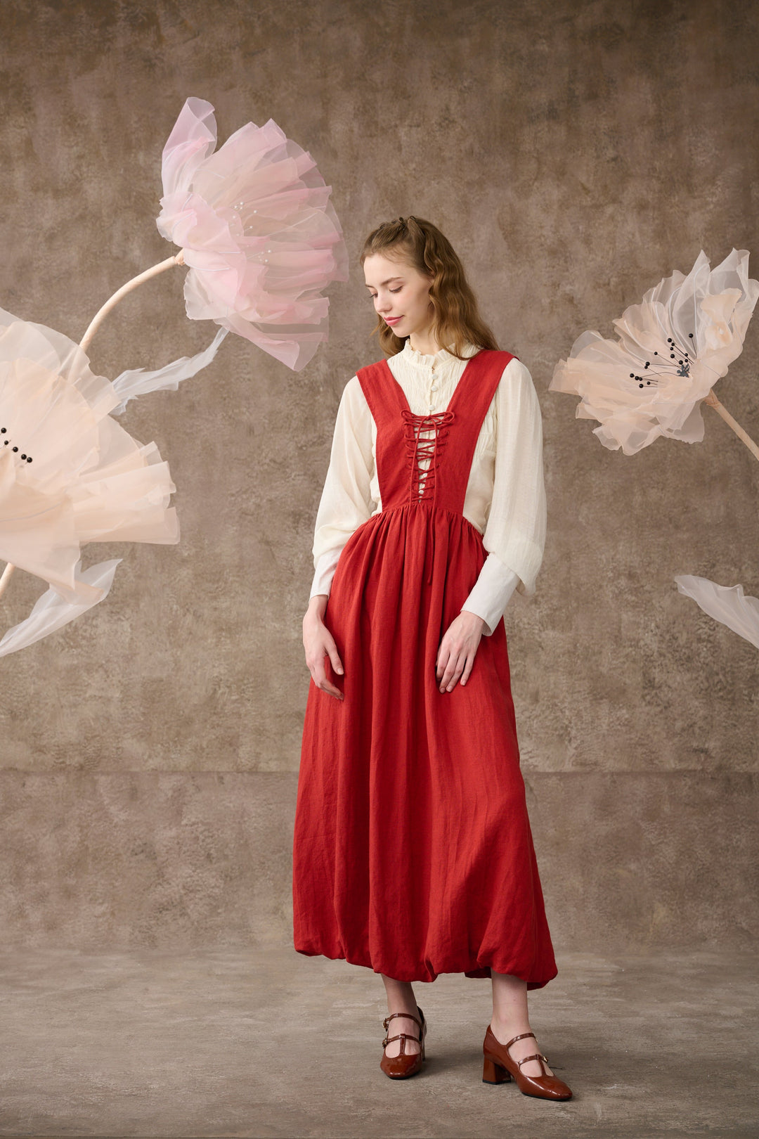 Poet's jasmine 31| lace-up pinafore linen dress in red