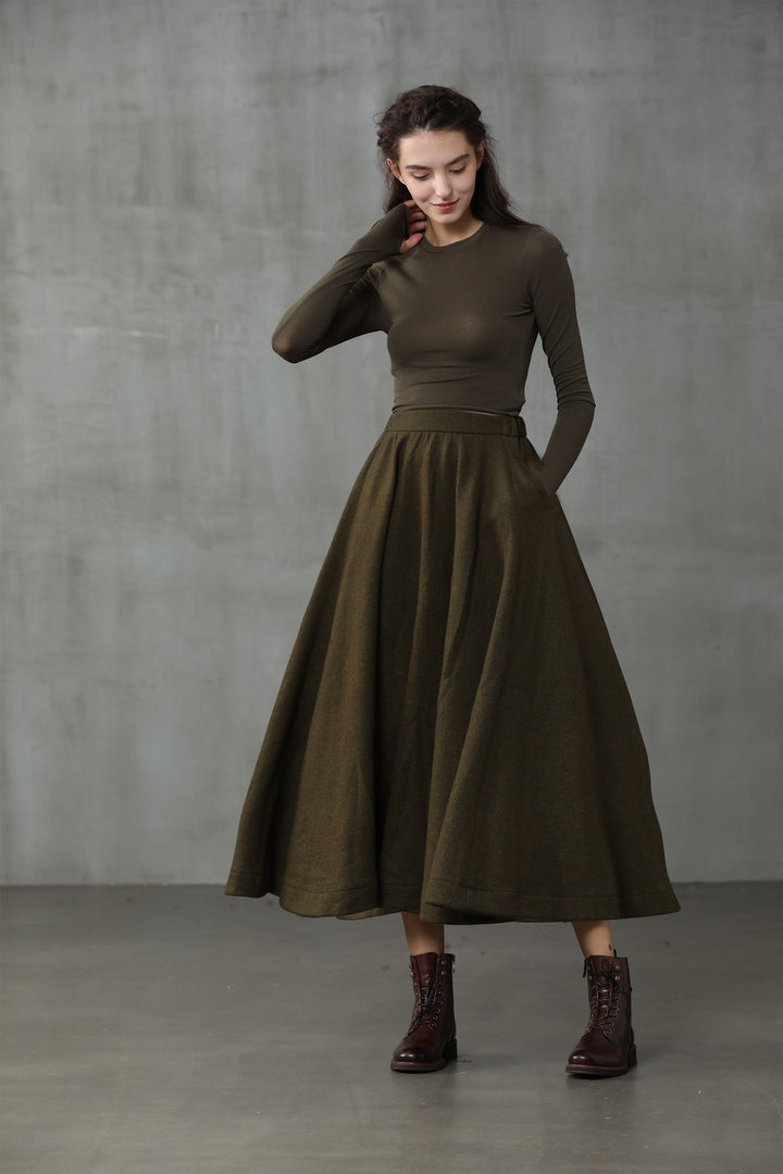 The Soft Lawn 12 | Midi Wool Skirt