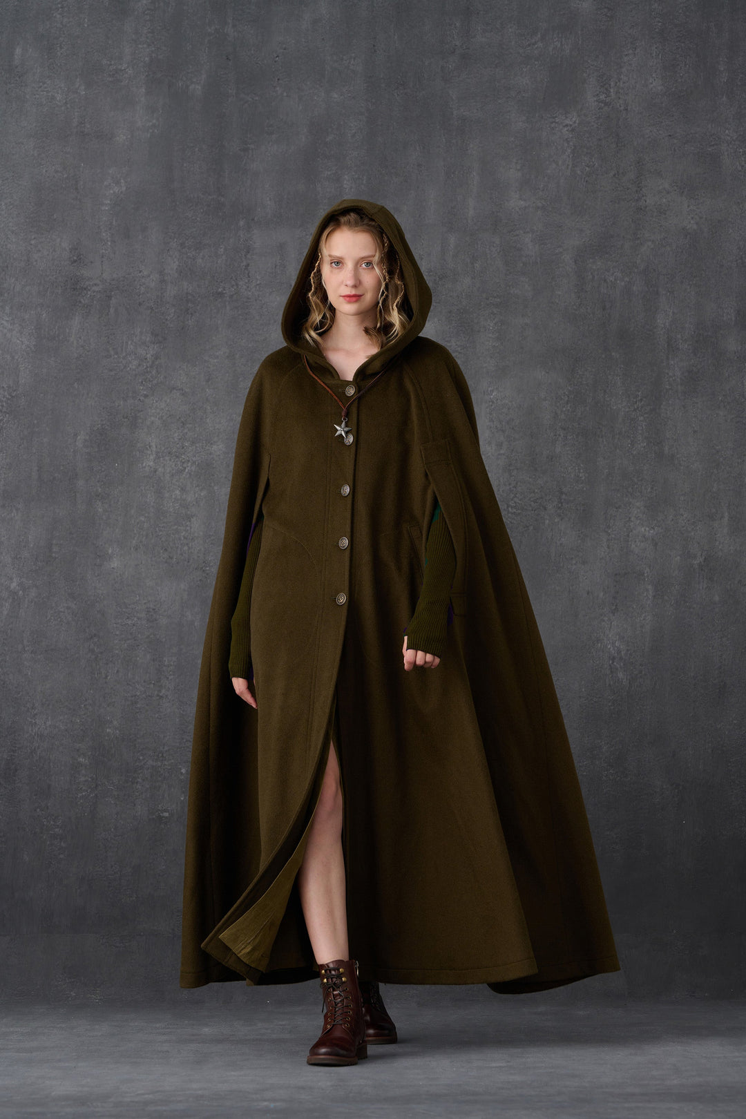 Parini 33 | Maxi Hooded wool coat cloak in olive