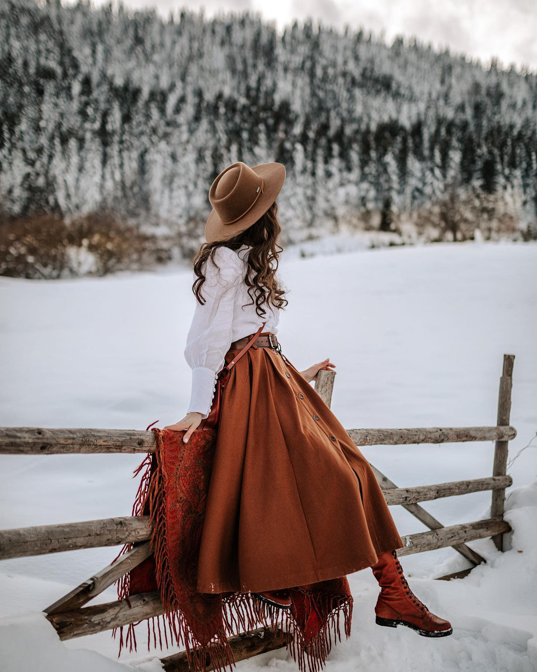 Naomi 33 |  buttoned up wool skirt in brown