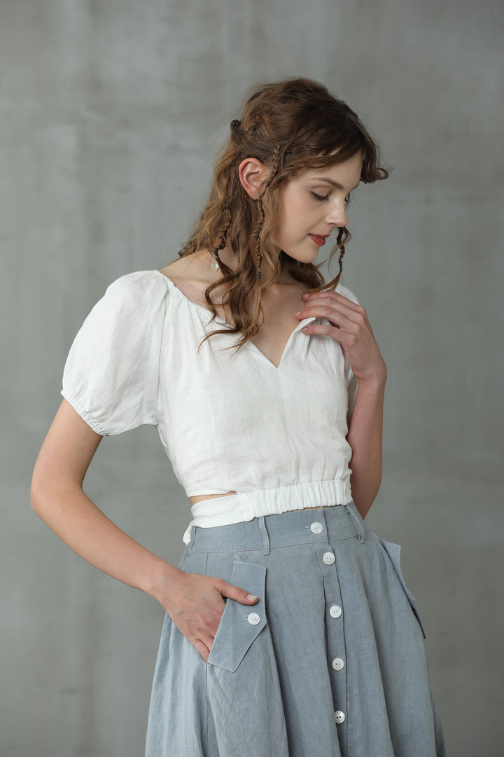 Ease 17 | White linen blouse