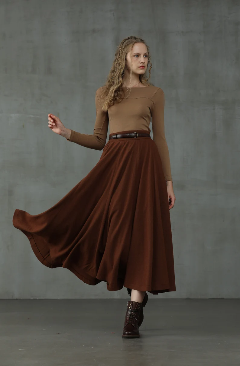 The Soft Lawn 12 | Midi Wool Skirt