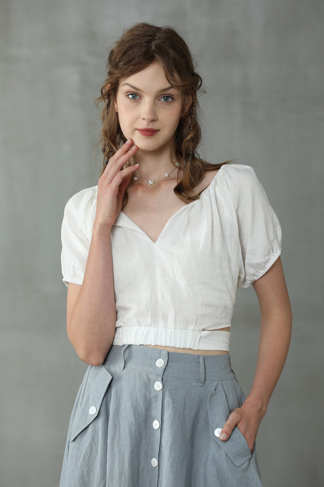 Ease 17 | White linen blouse