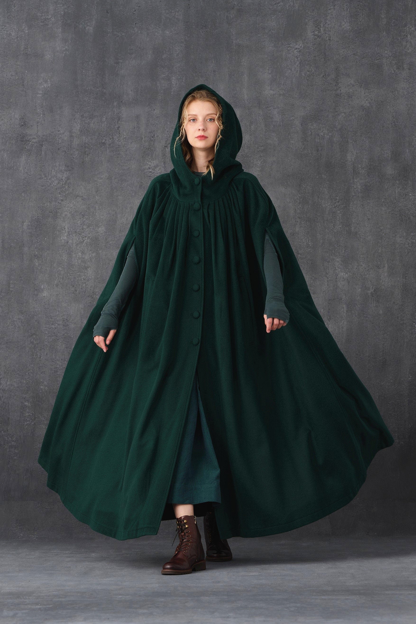 ARIEL 14 HOODED WOOL CLOAK COAT Linennaive