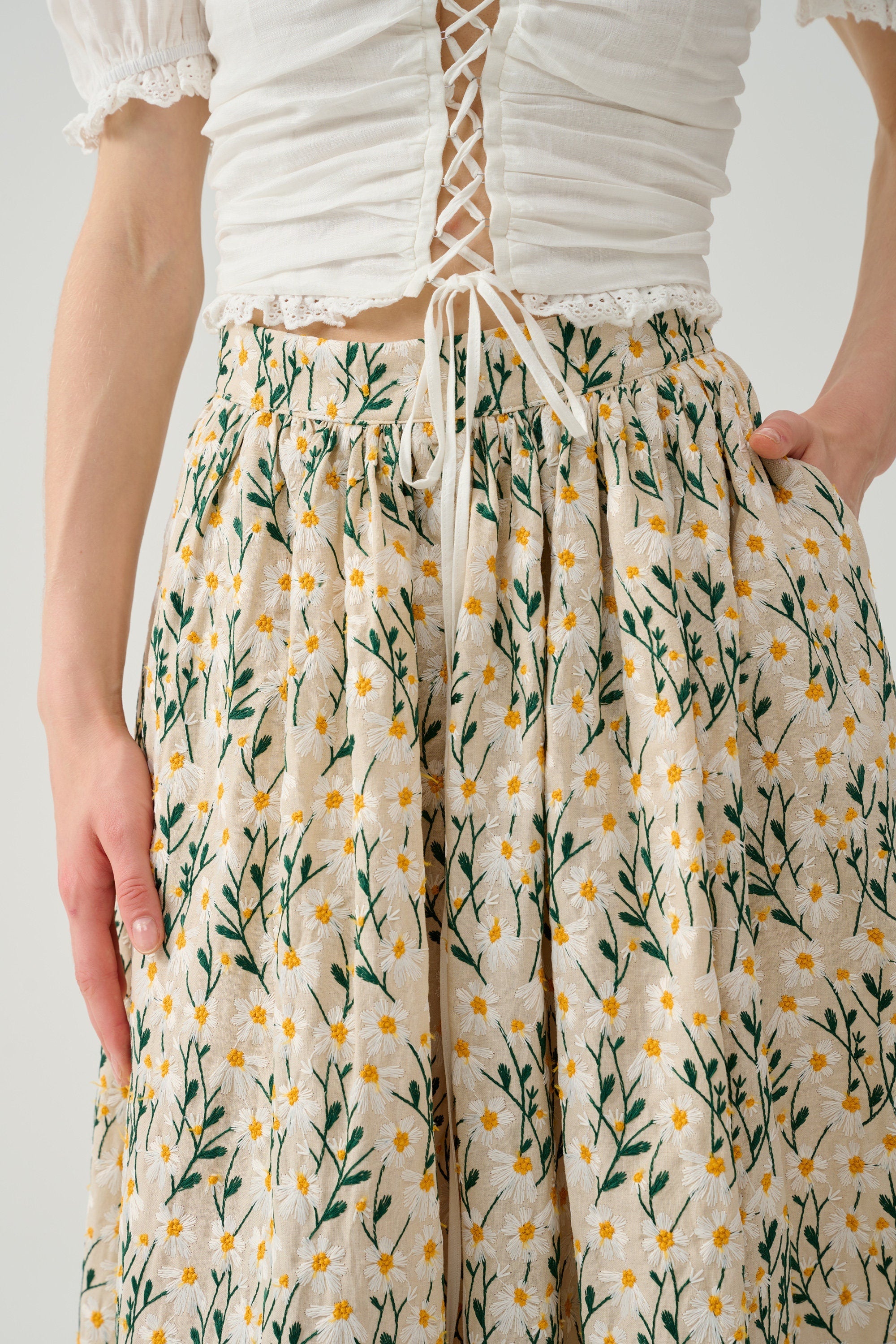 DAISY 03 | F3D Flower Embroidery Linen Skirt – Linennaive