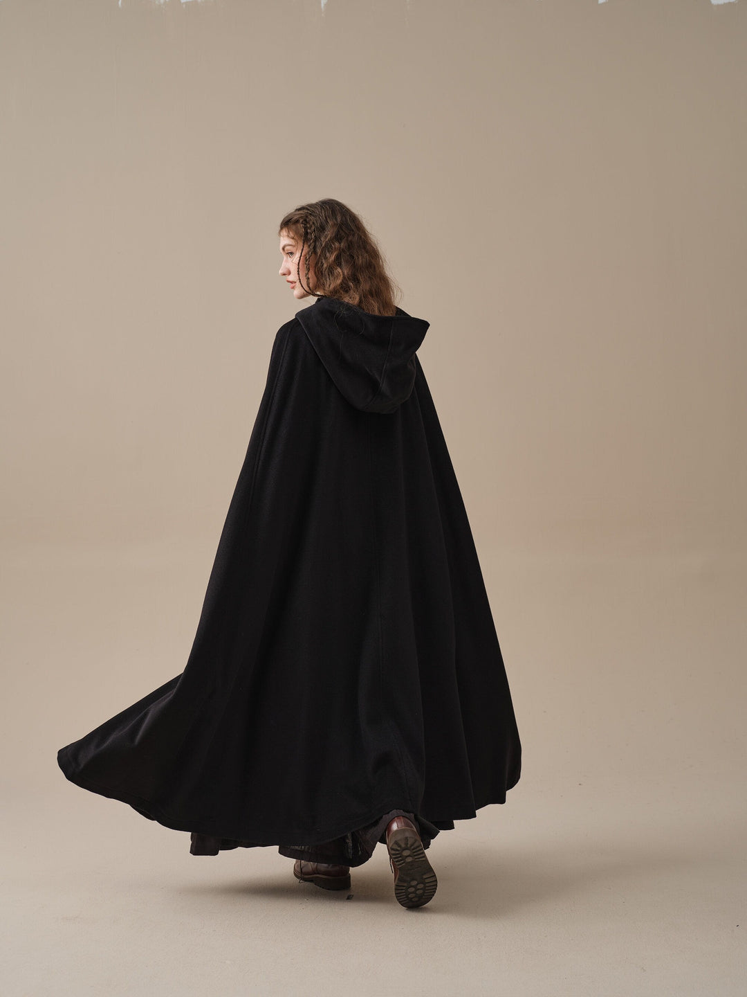 ARIEL 14 | HOODED WOOL CLOAK COAT