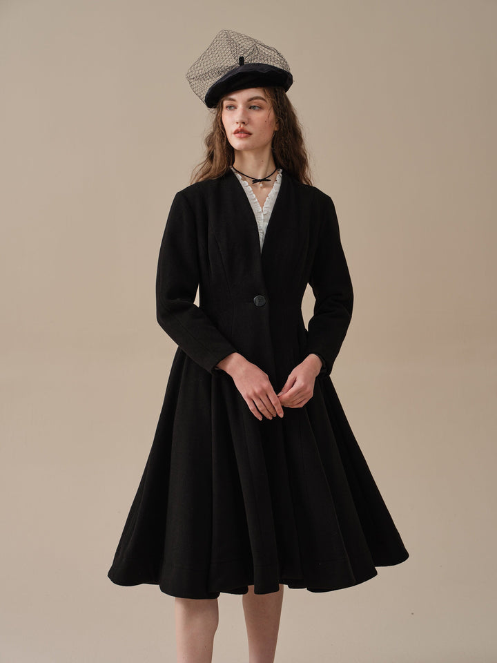 LITTLE WOMEN 22 | WOOL COAT IN BLACK