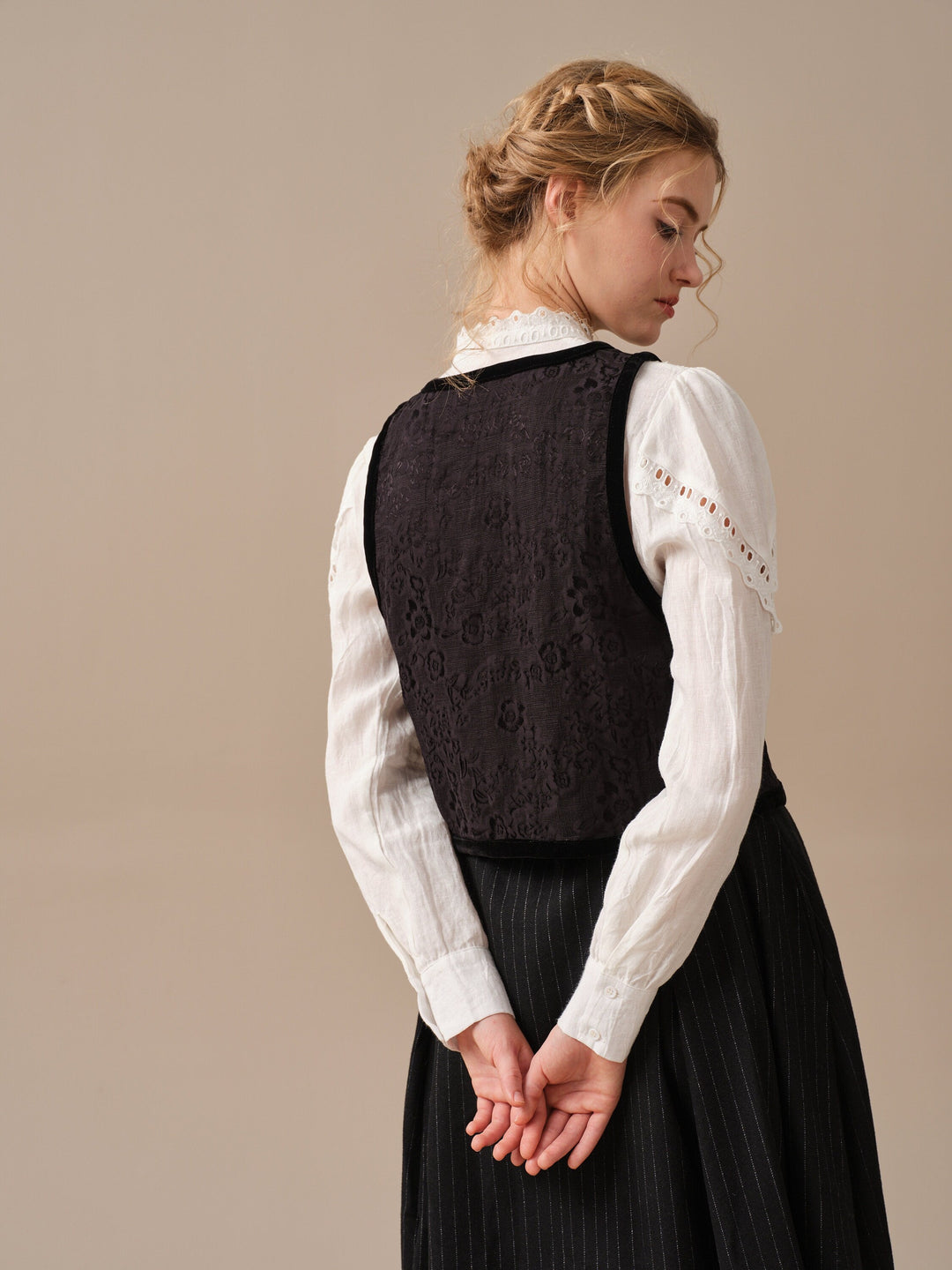 MARICEL 27 | Victorian Linen Shirt With Black Vest