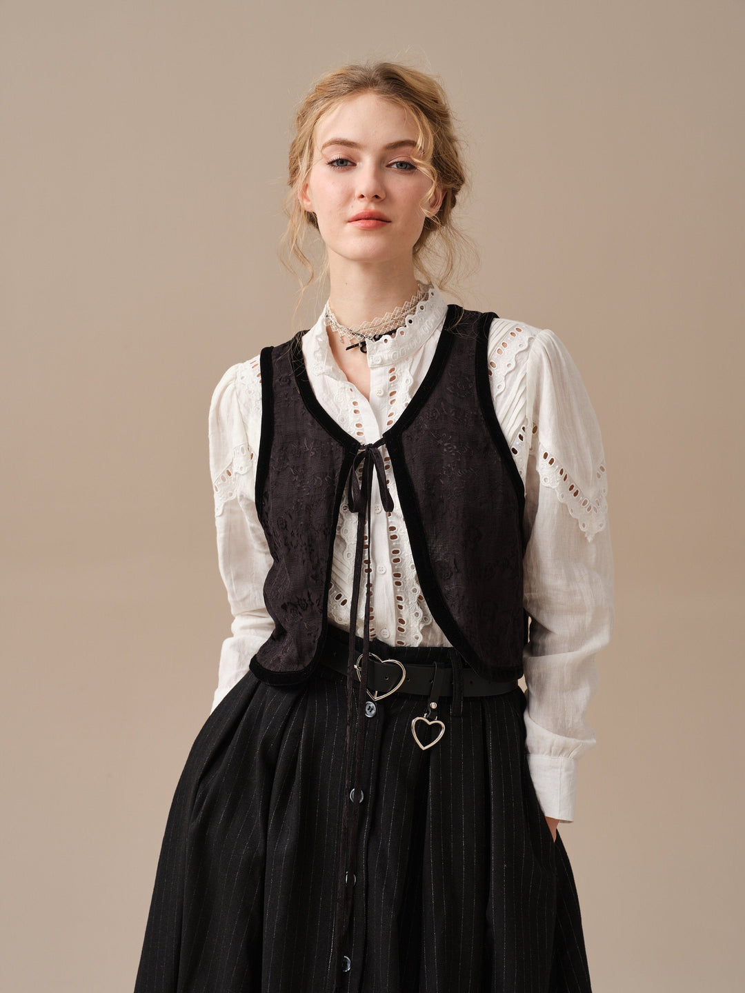 MARICEL 27 | Victorian Linen Shirt With Black Vest