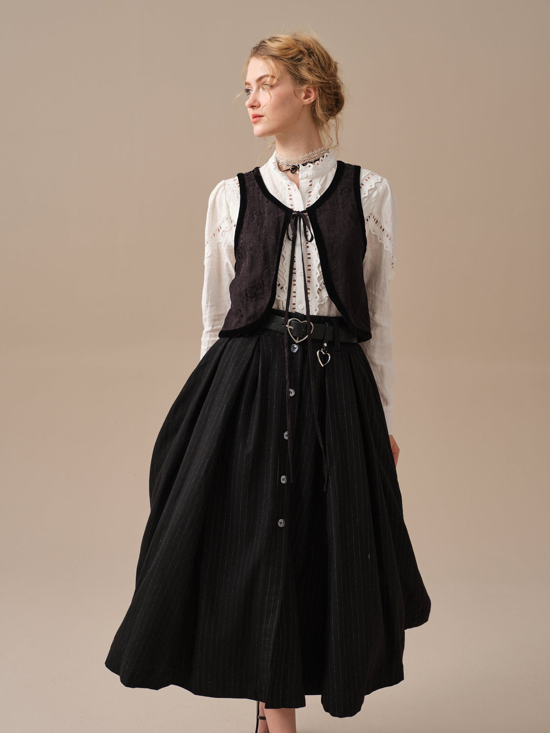 MARICEL 27 | Victorian Linen Shirt With Black Vest