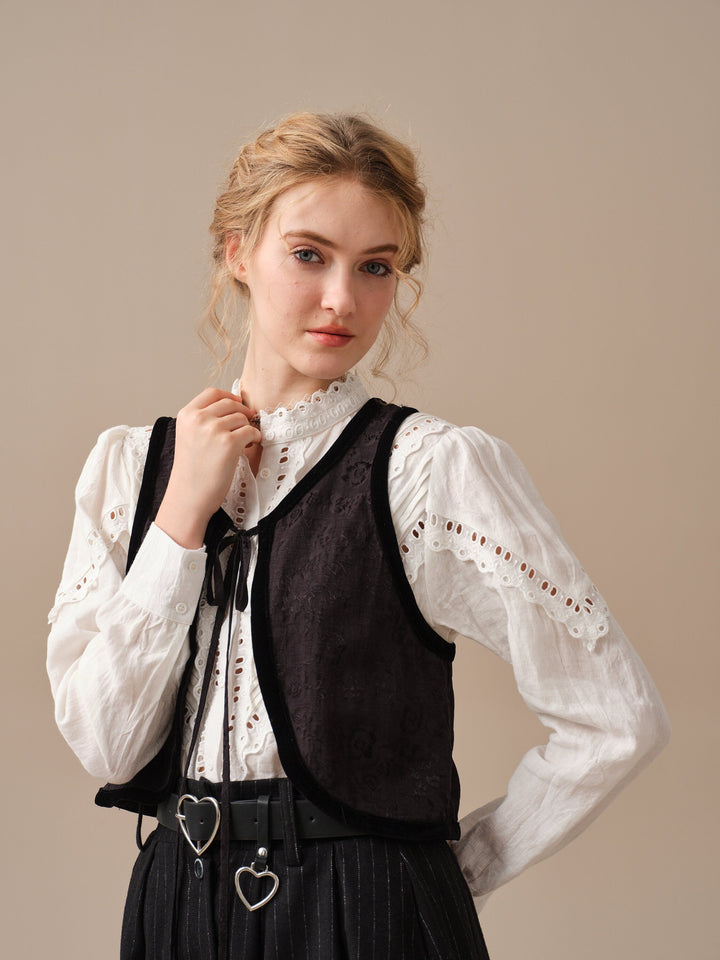 MARICEL 27 | Victorian Linen Shirt With Black Vest